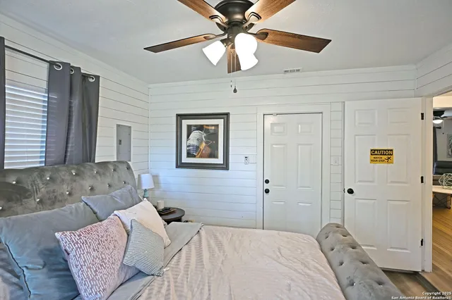 $1,750 | 553 Scenic Drive, Unit 1, Canyon Lake, TX 78133