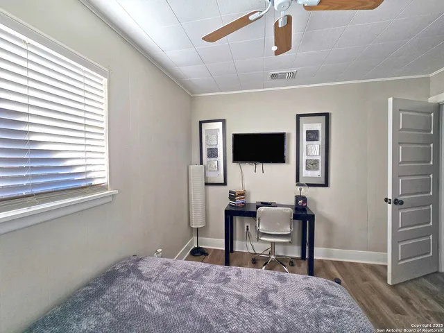 $1,750 | 553 Scenic Drive, Unit 1, Canyon Lake, TX 78133