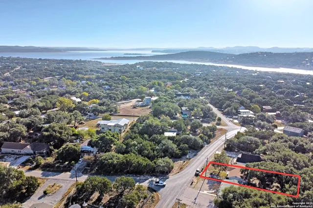 $1,750 | 553 Scenic Drive, Unit 1, Canyon Lake, TX 78133