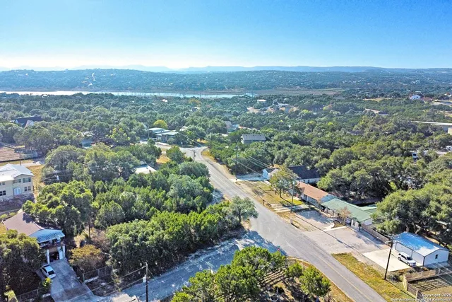 $1,750 | 553 Scenic Drive, Unit 1, Canyon Lake, TX 78133