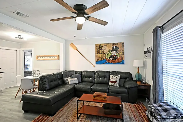 $1,750 | 553 Scenic Drive, Unit 1, Canyon Lake, TX 78133