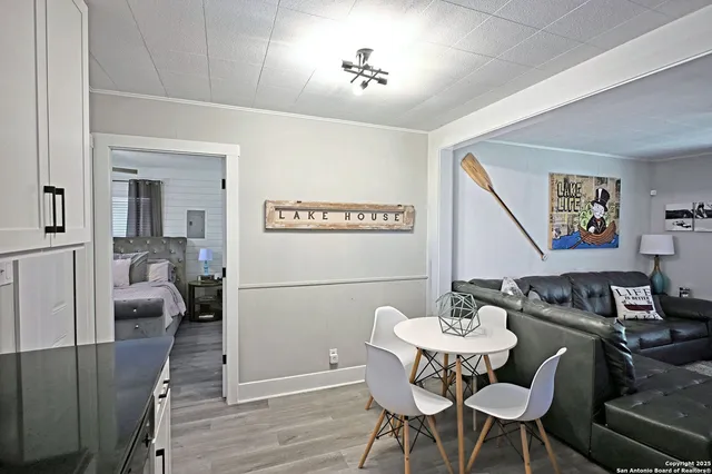 $1,750 | 553 Scenic Drive, Unit 1, Canyon Lake, TX 78133