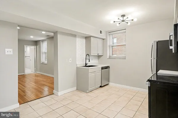 $1,800 | 66 New York Avenue Northwest, Unit 206, Washington, DC 20001