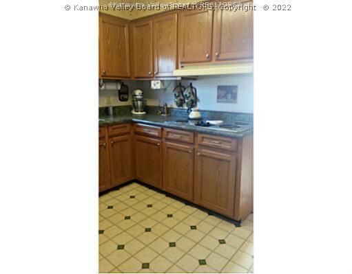 304 Oakview Terrace Ripley, WV 25271 - Photo 7 of 16 Kitchen.