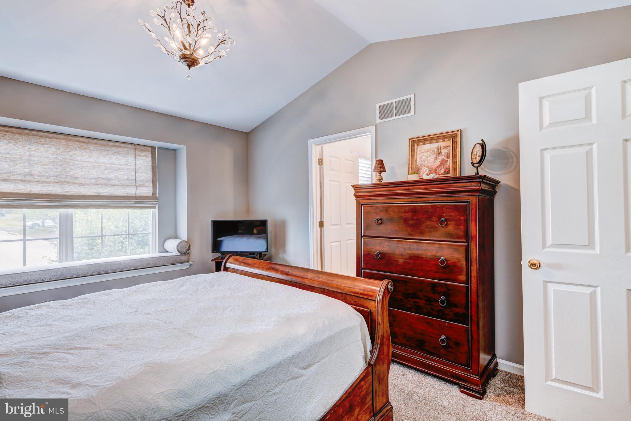 586 Harrington Court Harleysville, PA 19438 - Photo 21 of 38 Window seat.