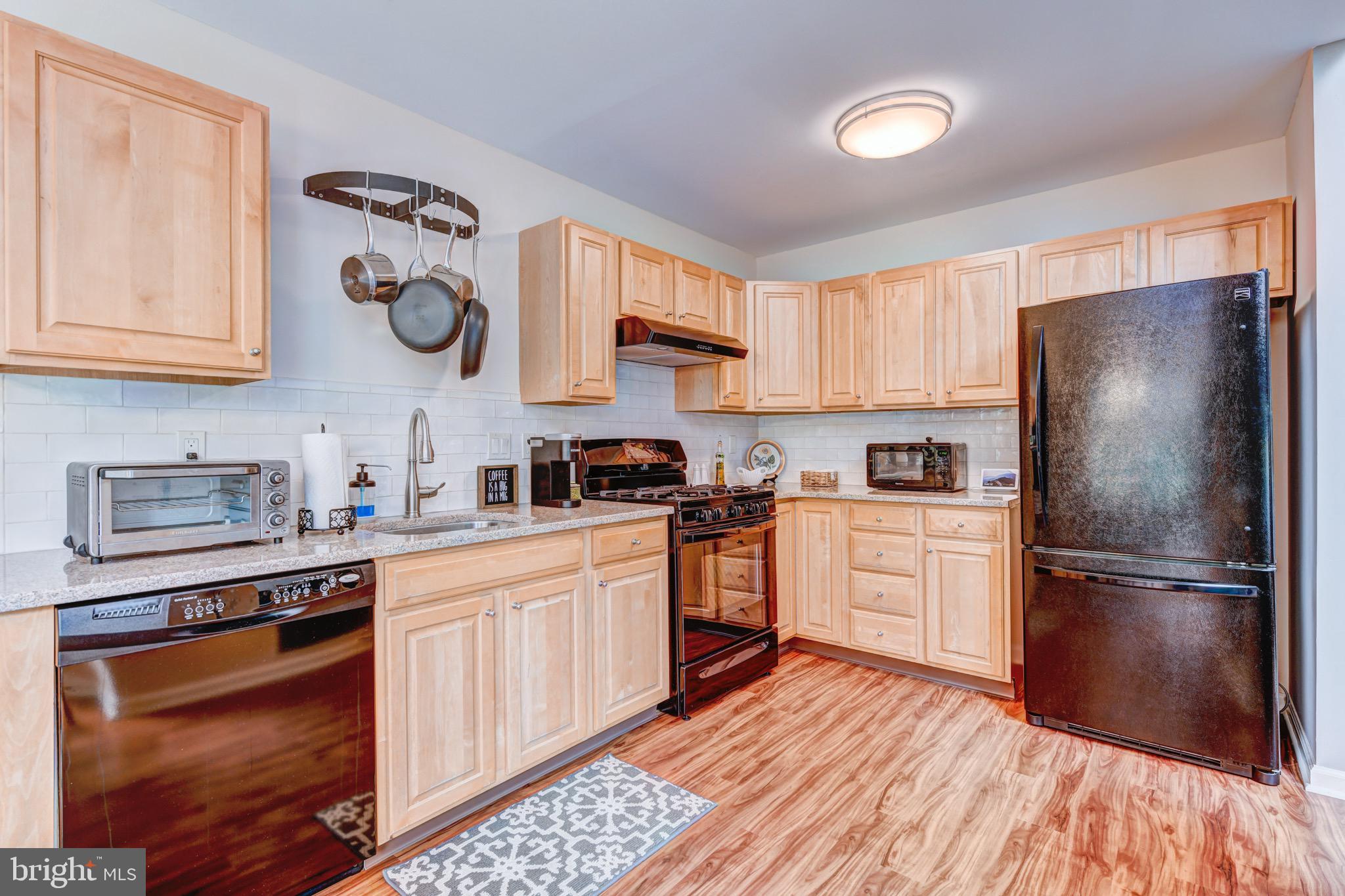 586 Harrington Court Harleysville, PA 19438 - Photo 7 of 38 Updated Kitchen