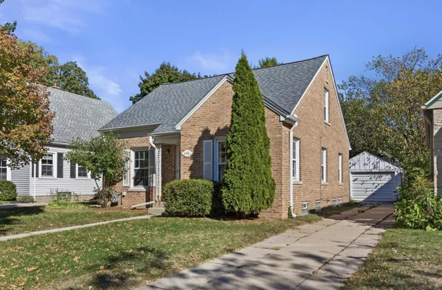 $3,250 | 4918 North Berkeley Boulevard, Whitefish Bay, WI 53217