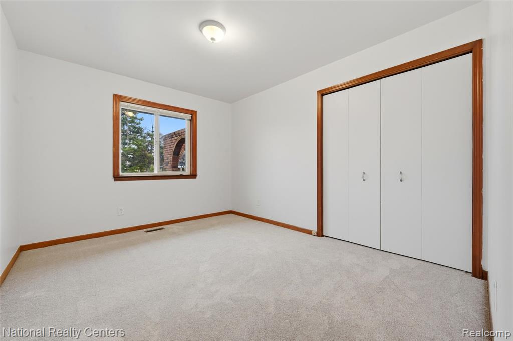 37625 Ryan Road Sterling Heights, MI 48310 - Photo 17 of 30