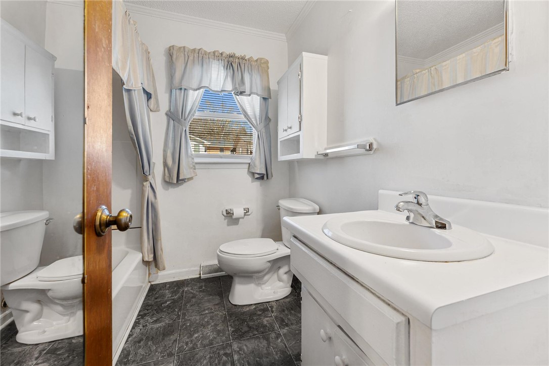 209 Meadowbrook Drive Liberty, SC 29657 - Photo 14 of 35