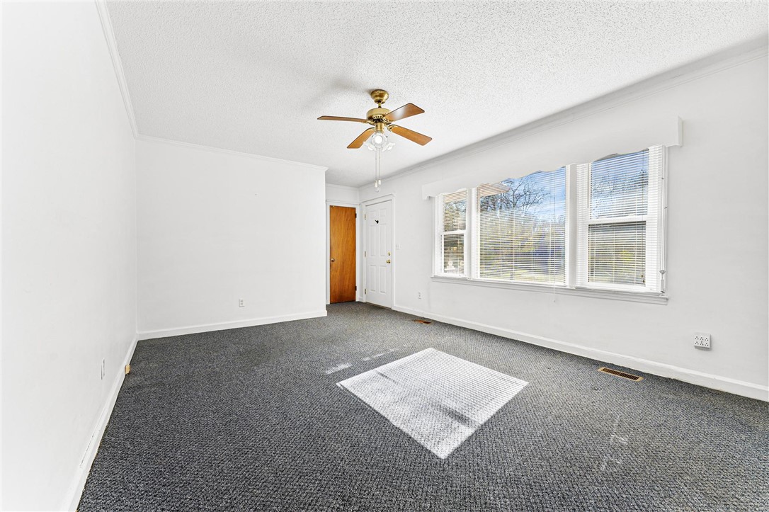 209 Meadowbrook Drive Liberty, SC 29657 - Photo 9 of 35