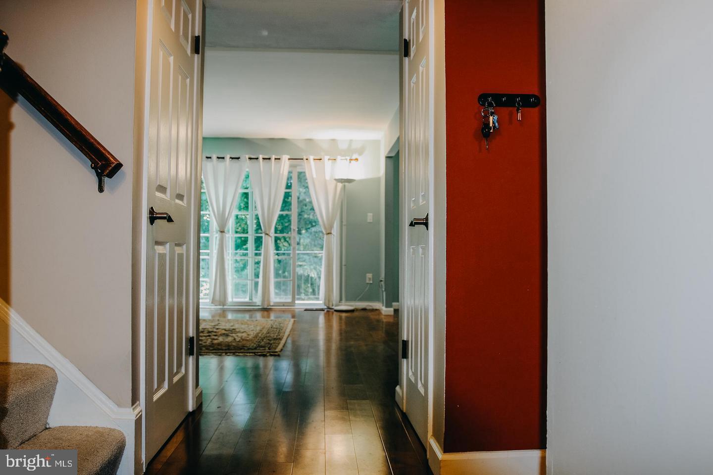 11716 Putting Green Court Reston, VA 20191 - Photo 3 of 32
