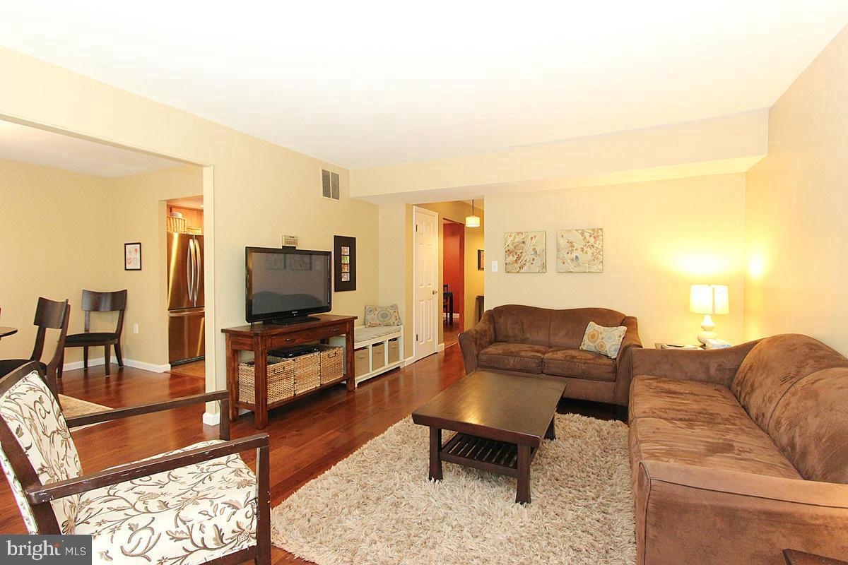 11716 Putting Green Court Reston, VA 20191 - Photo 5 of 32 living room