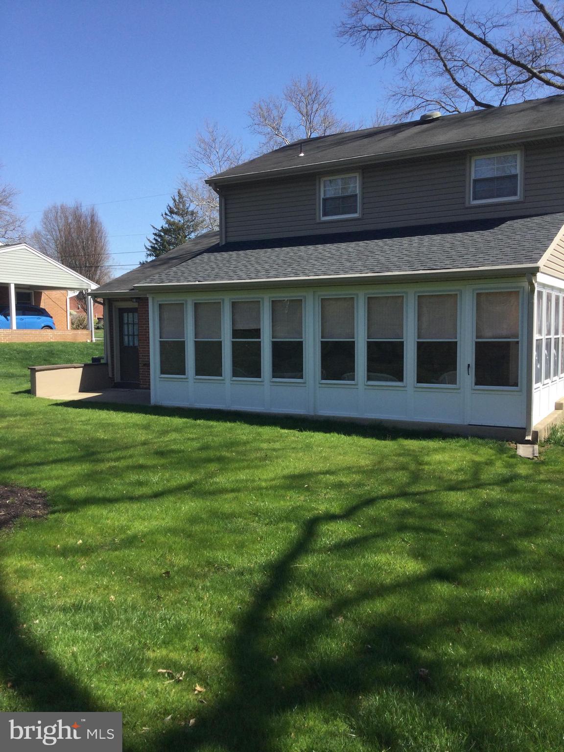 530 Lexington Road Lancaster, PA 17603 - Photo 3 of 28 Gallery Image 3
