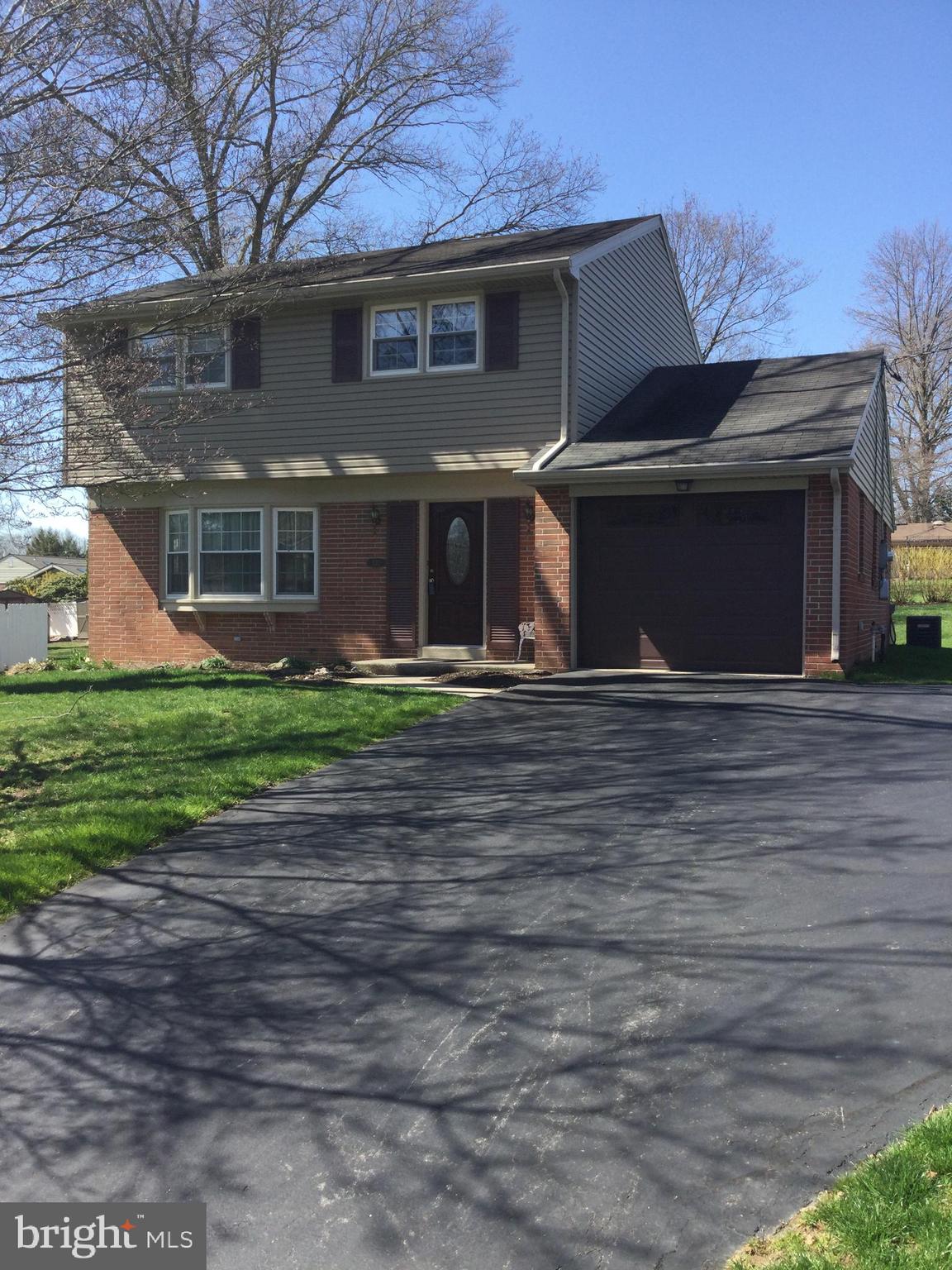530 Lexington Road Lancaster, PA 17603 - Photo 4 of 28 Gallery Image 4
