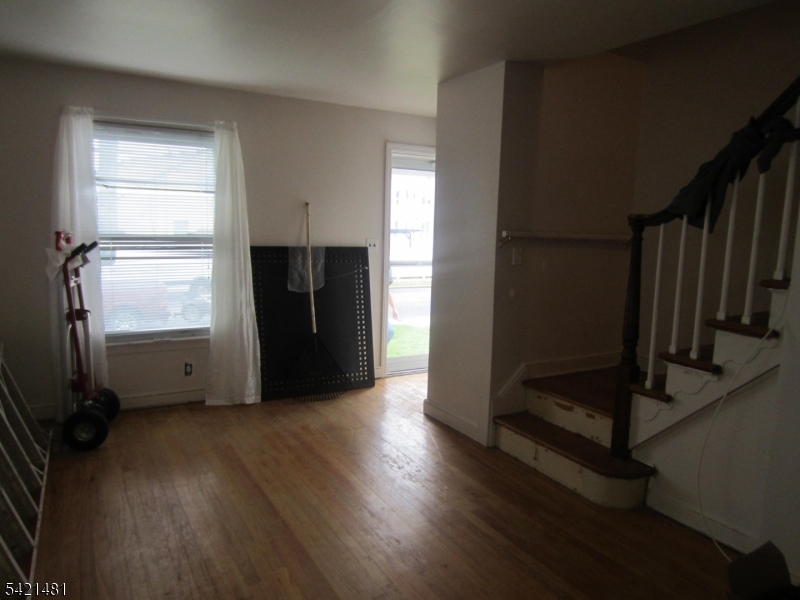 63 Norman Road Newark, NJ 07106 - Photo 3 of 14