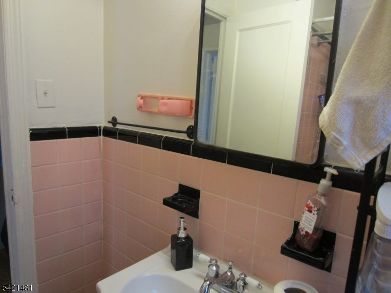 63 Norman Road Newark, NJ 07106 - Photo 10 of 14