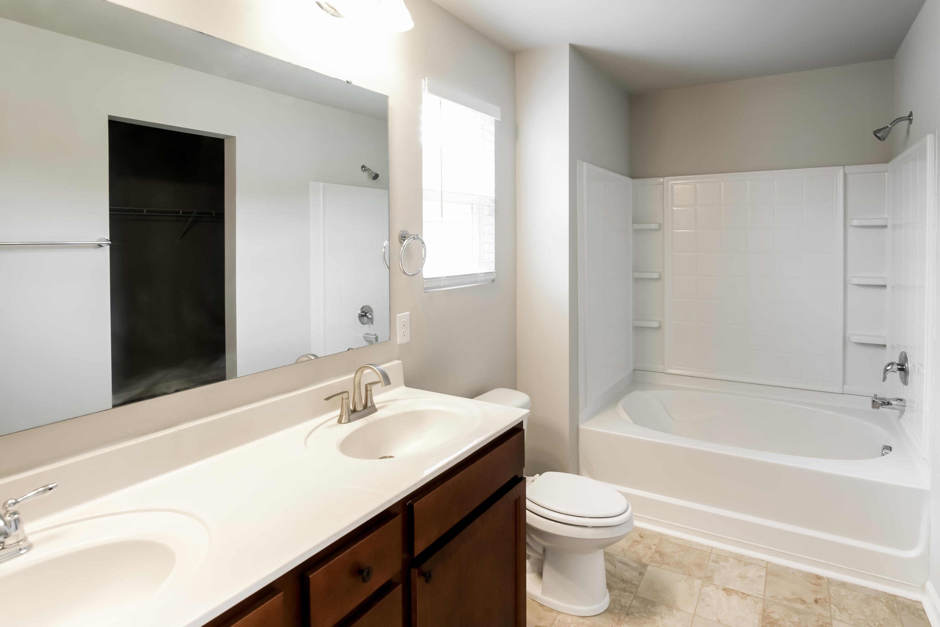 210 Foxcroft Lane Moncks Corner, SC 29461 - Photo 12 of 15 1010938.210 Foxcroft Lane - Main Bathroo