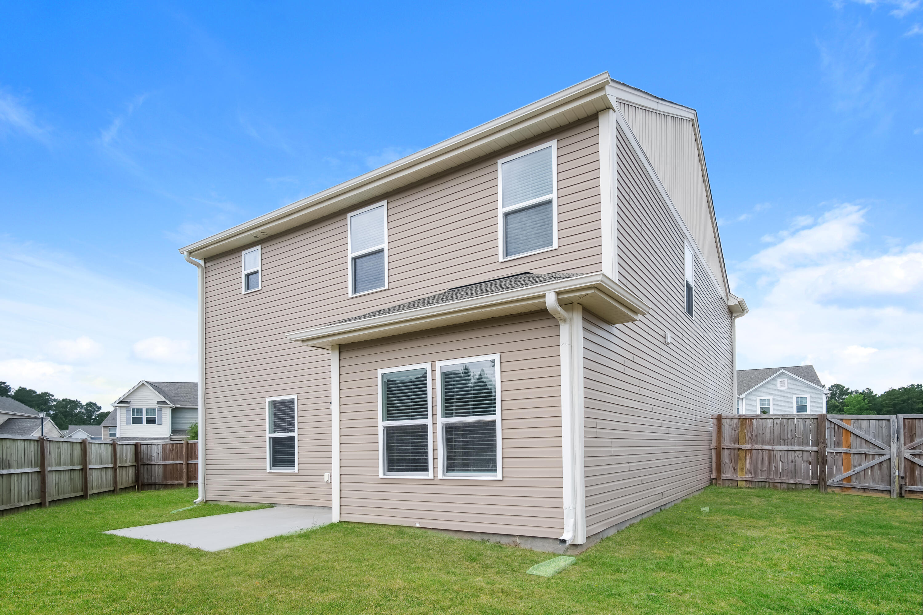 210 Foxcroft Lane Moncks Corner, SC 29461 - Photo 15 of 15 1010938.210 Foxcroft Lane - Rear View