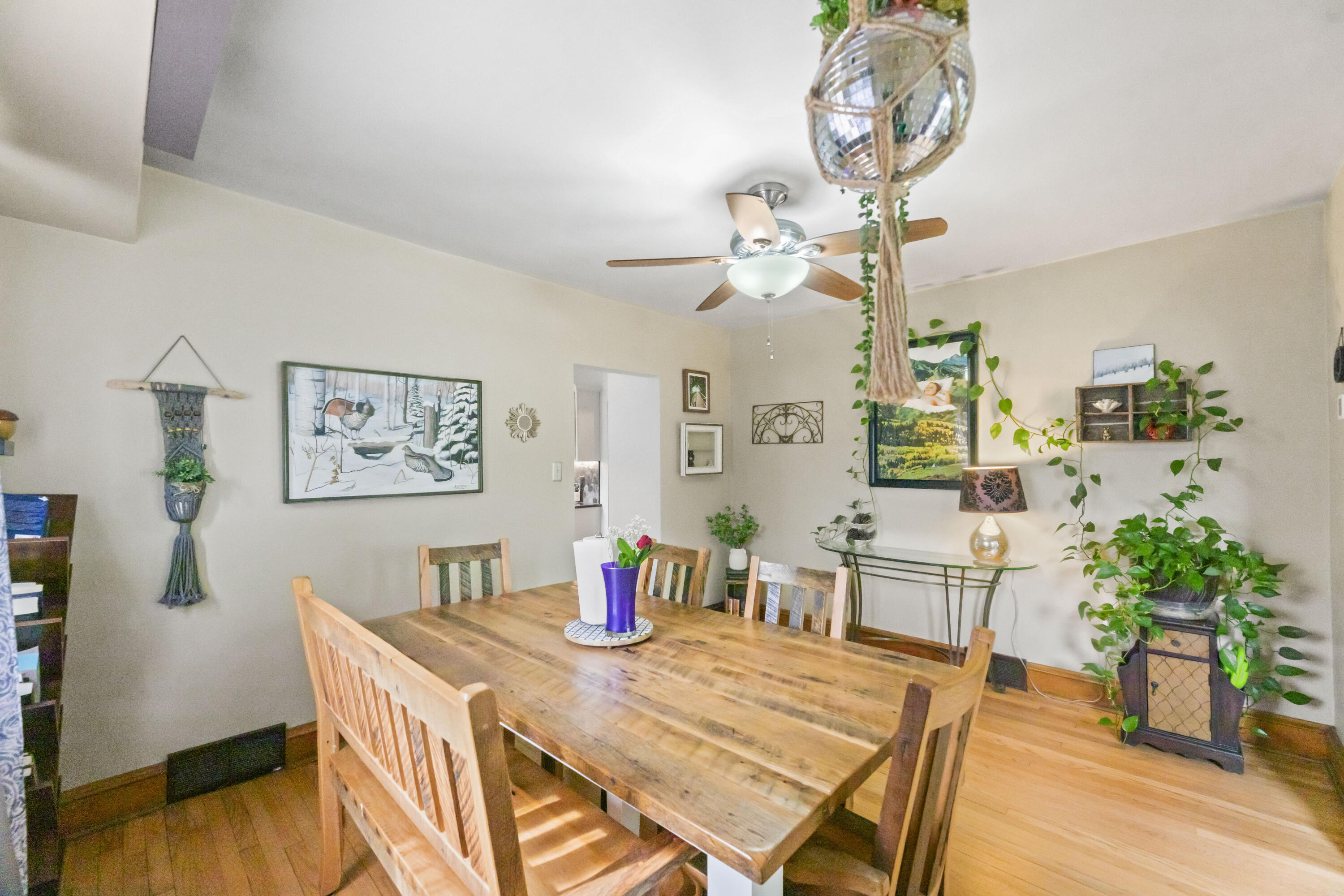 9009 West Cold Spring Road Greenfield, WI 53228 - Photo 10 of 48 Dining Room