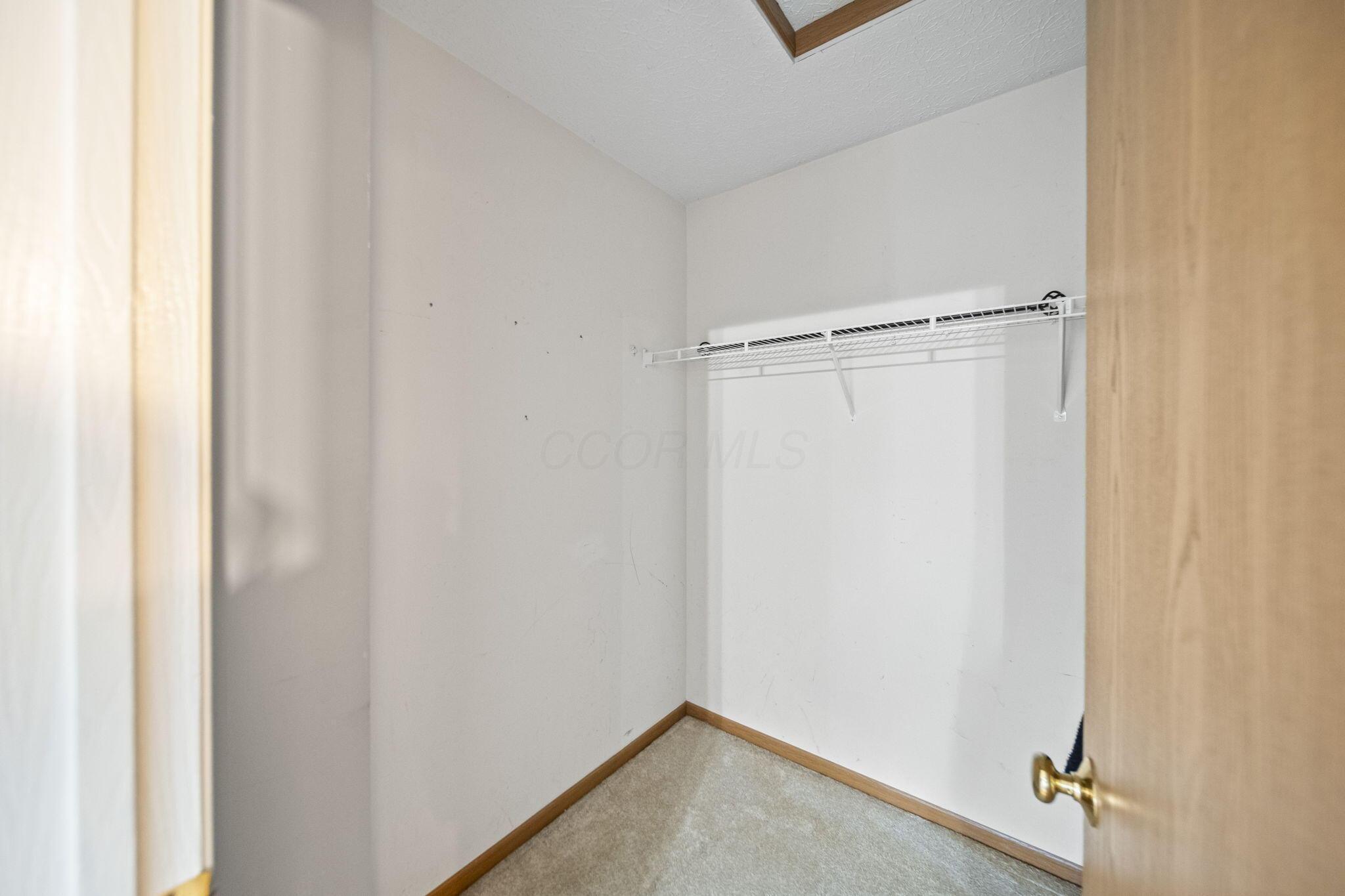 2985 Briar Ridge Road Columbus, OH 43232 - Photo 28 of 48 Primary Bedroom/ Walk-in Closet