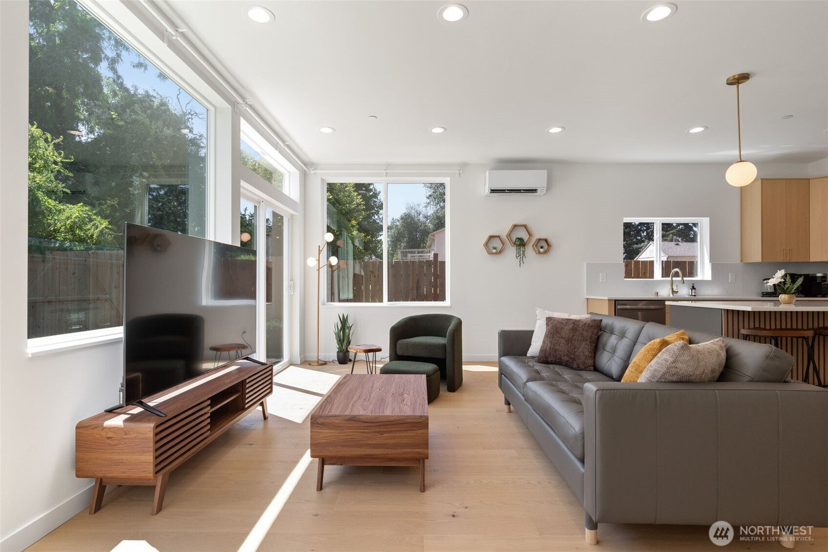 5349 South Fountain Street Seattle, WA 98178 - Photo 2 of 39