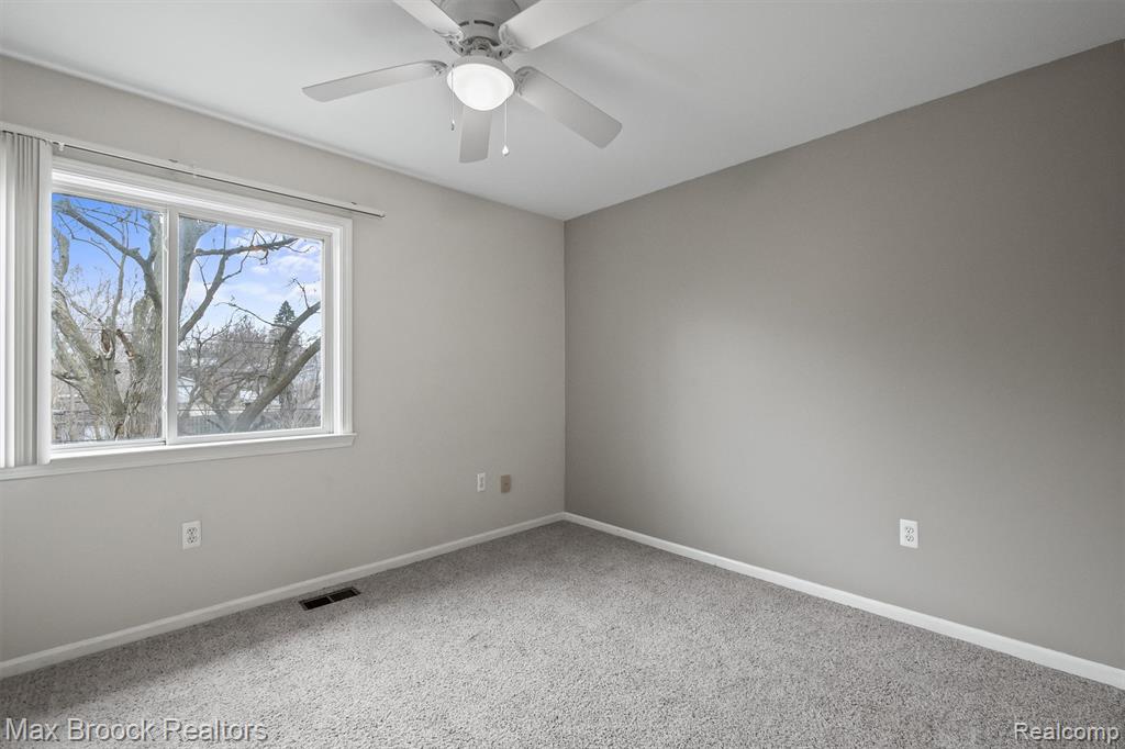 3441 West Auburn Road Rochester Hills, MI 48309 - Photo 19 of 34