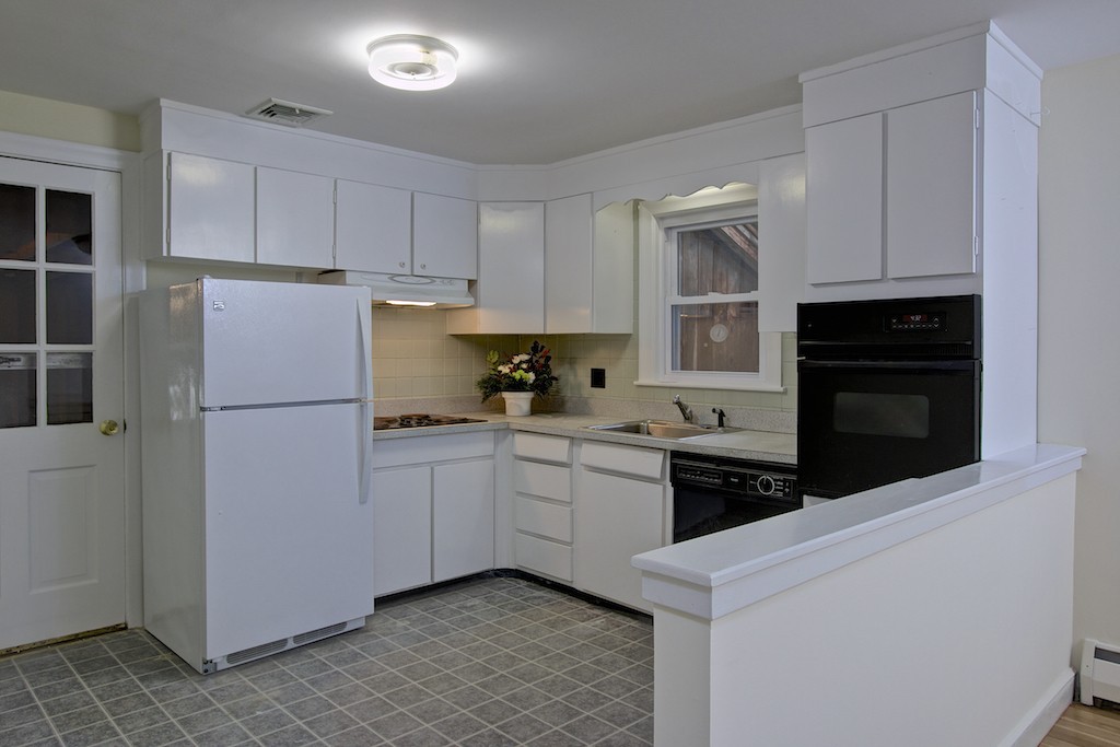 59 Cold Spring Road Holliston, MA 01746 - Photo 5 of 18 Gallery Image 5