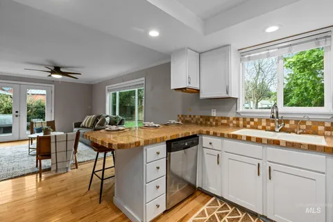 $500,000 | 5105 Harbourview Drive, Boise, ID 83703