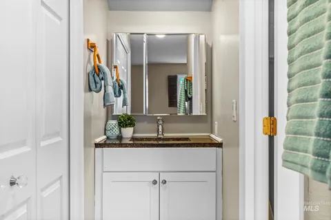 $500,000 | 5105 Harbourview Drive, Boise, ID 83703