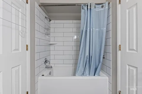 $500,000 | 5105 Harbourview Drive, Boise, ID 83703