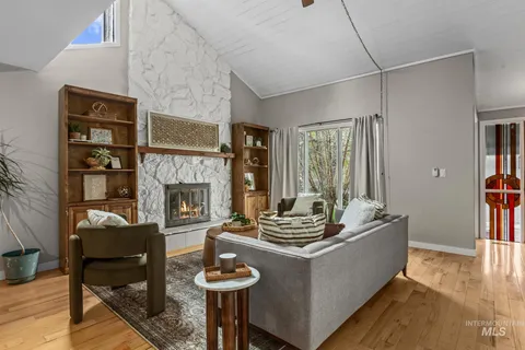 $500,000 | 5105 Harbourview Drive, Boise, ID 83703