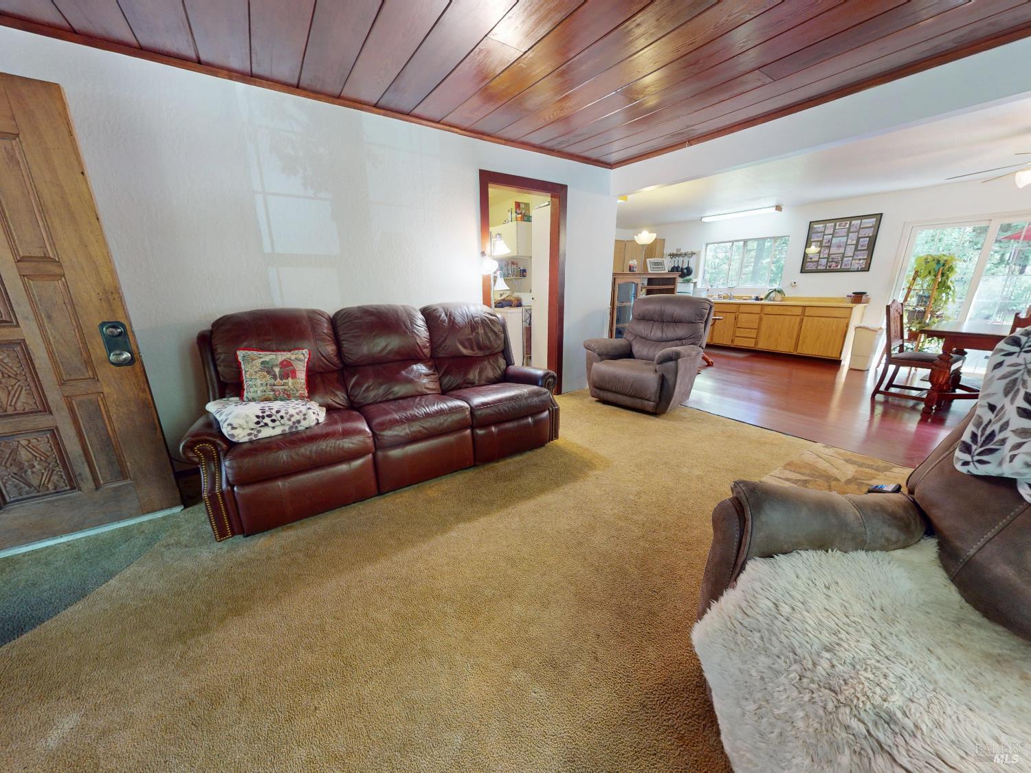 801 Bauer Road Laytonville, CA 95454 - Photo 13 of 17 Living Room
