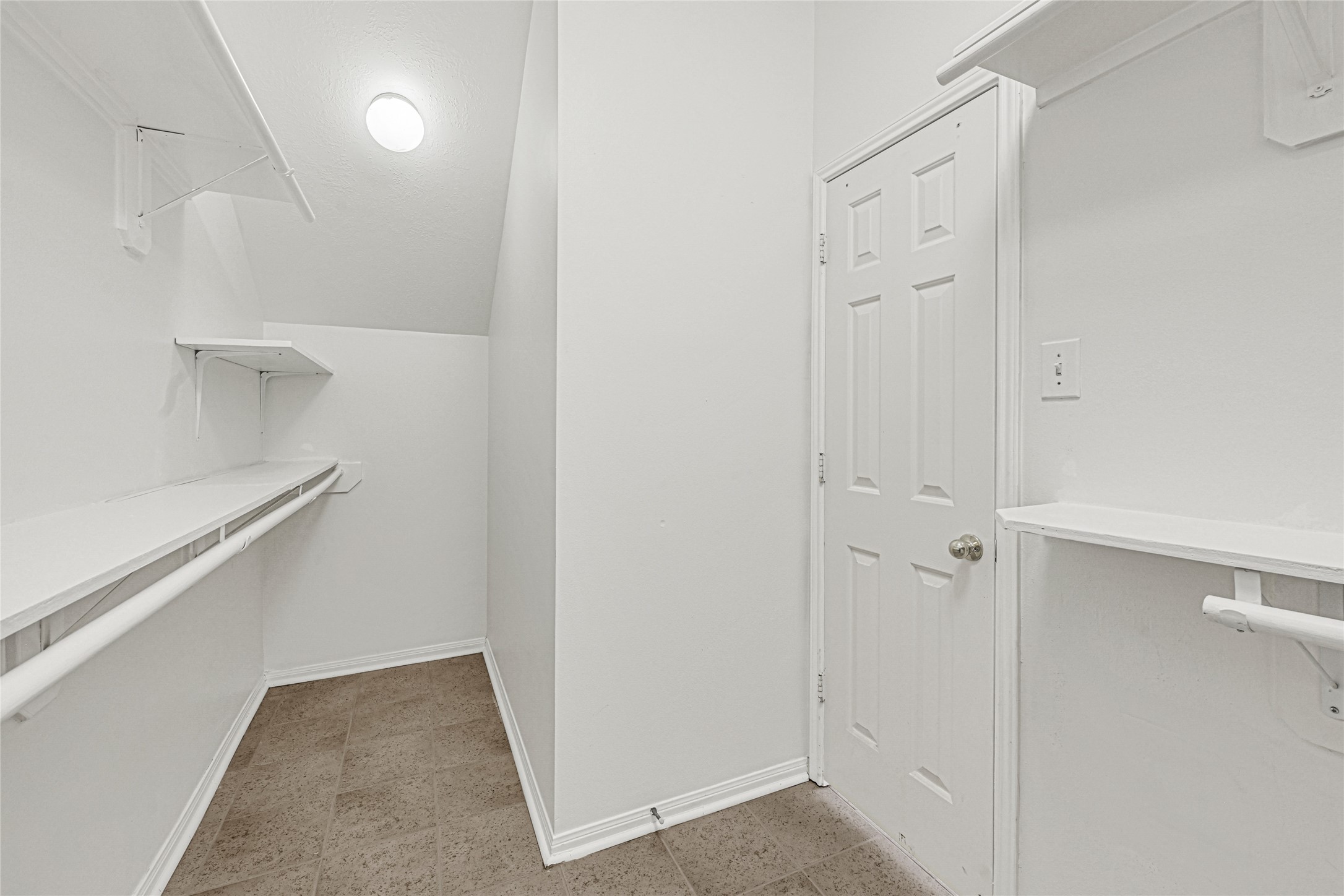 4807 Elm View Circle Houston, TX 77084 - Photo 18 of 27 a view of bathroom