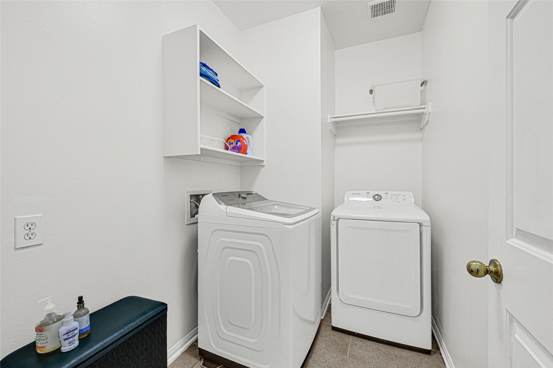 4807 Elm View Circle Houston, TX 77084 - Photo 25 of 27 a utility room with dryer and washer