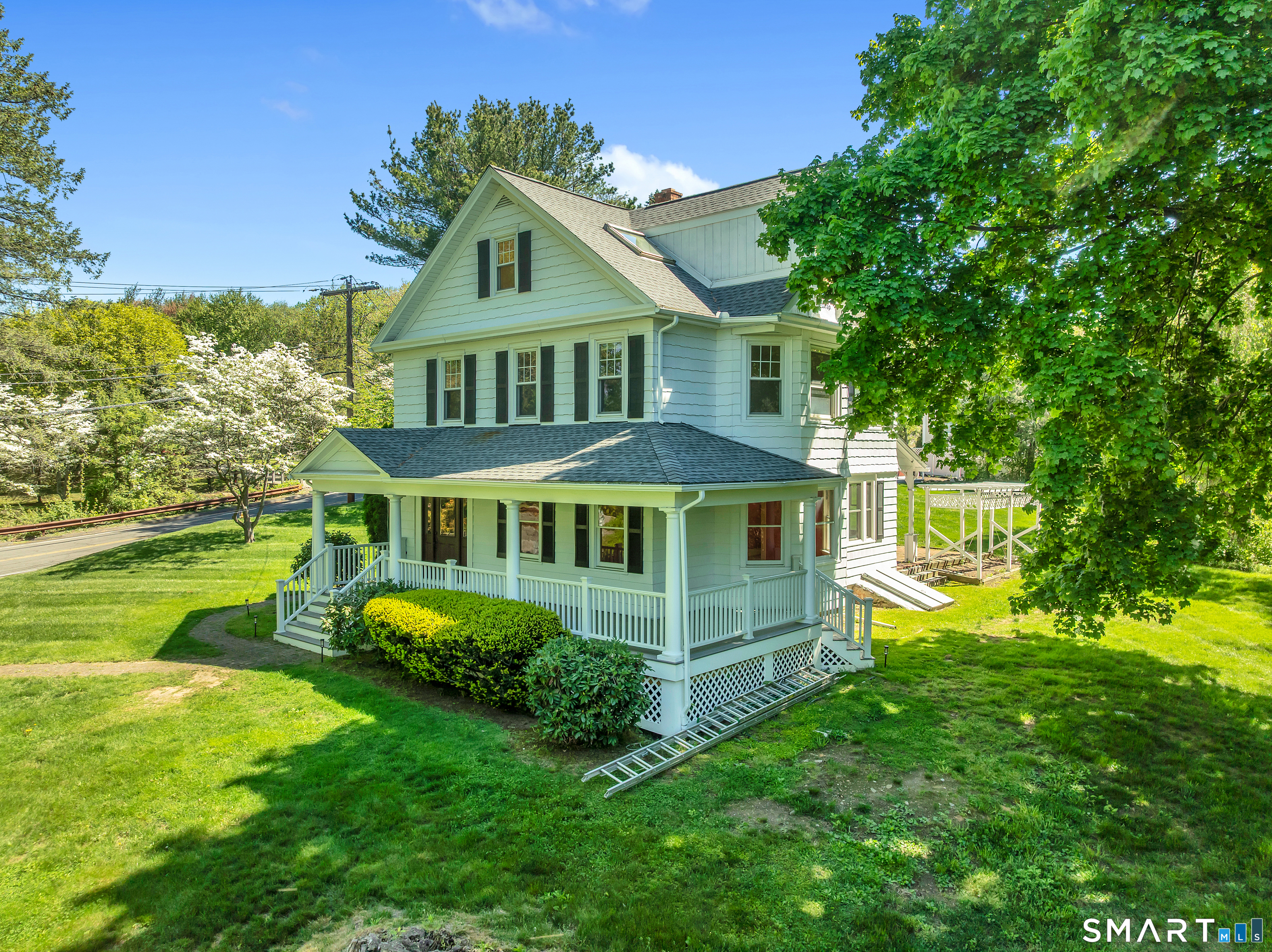 286 Daniels Farm Road Trumbull, CT 06611 - Photo 9 of 35