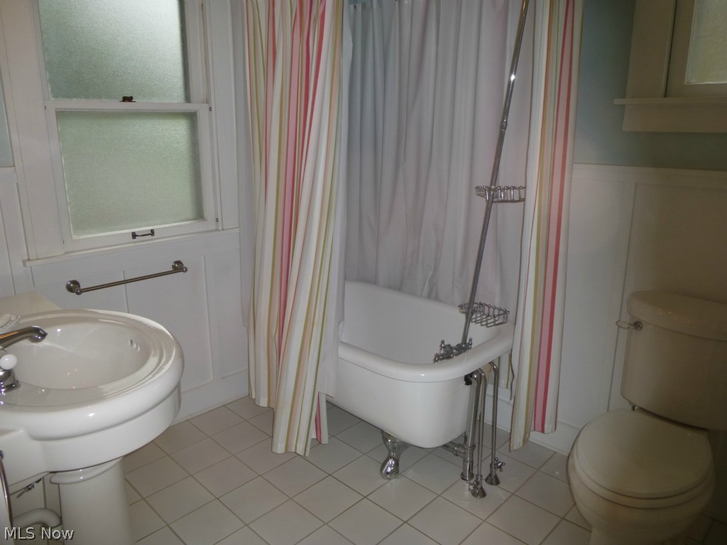 3377 Ormond Road Cleveland, OH 44118 - Photo 9 of 15 Gallery Image 9