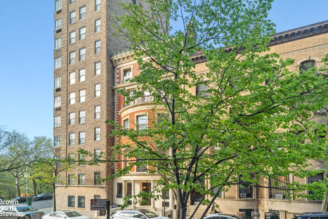 11 Riverside Drive, Unit 1DW Manhattan, NY 10023 - Photo 8 of 15 a view of a multi story building
