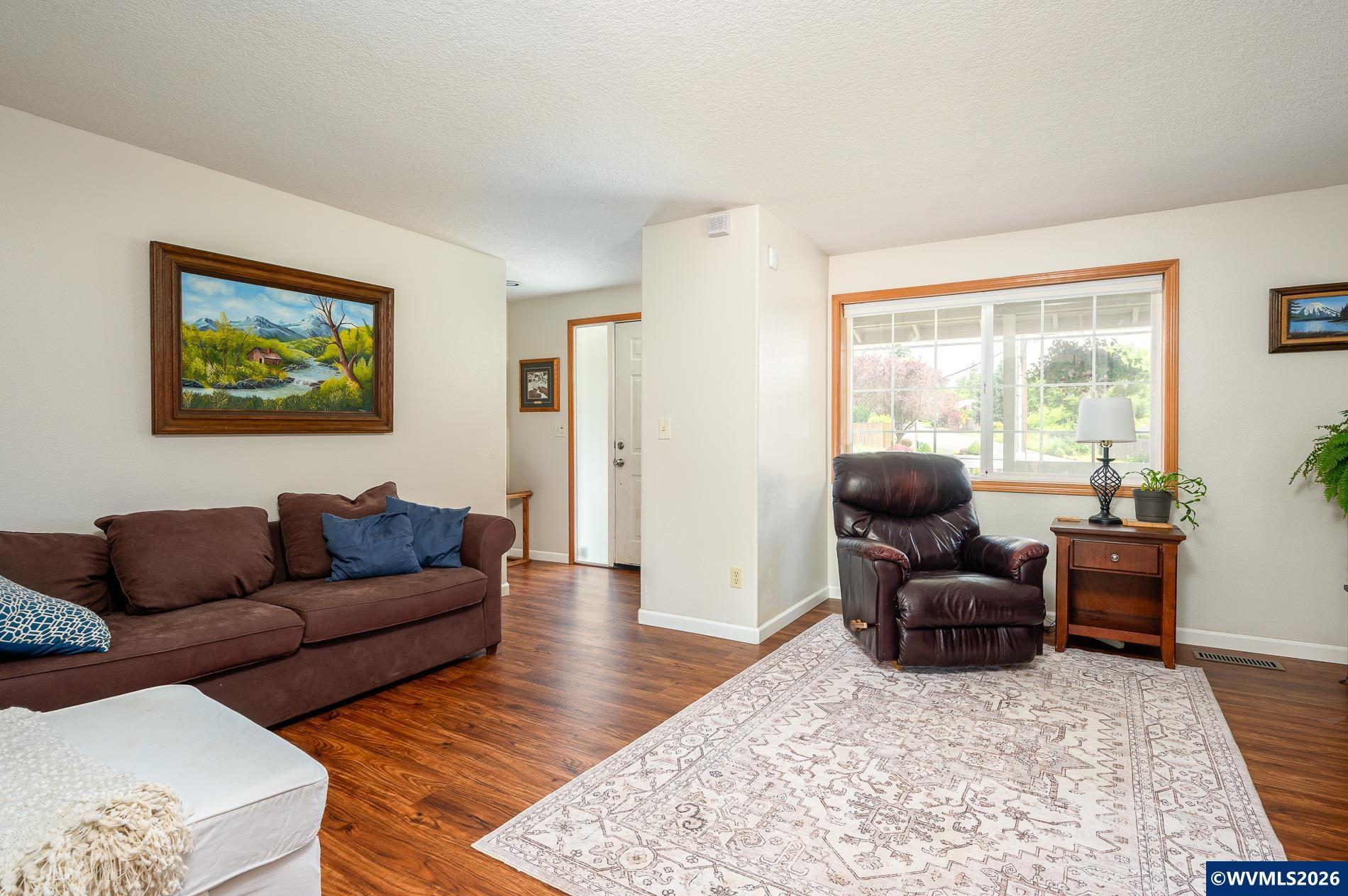 11240 Southeast Cranberry Loop Clackamas, OR 97015 - Photo 8 of 49