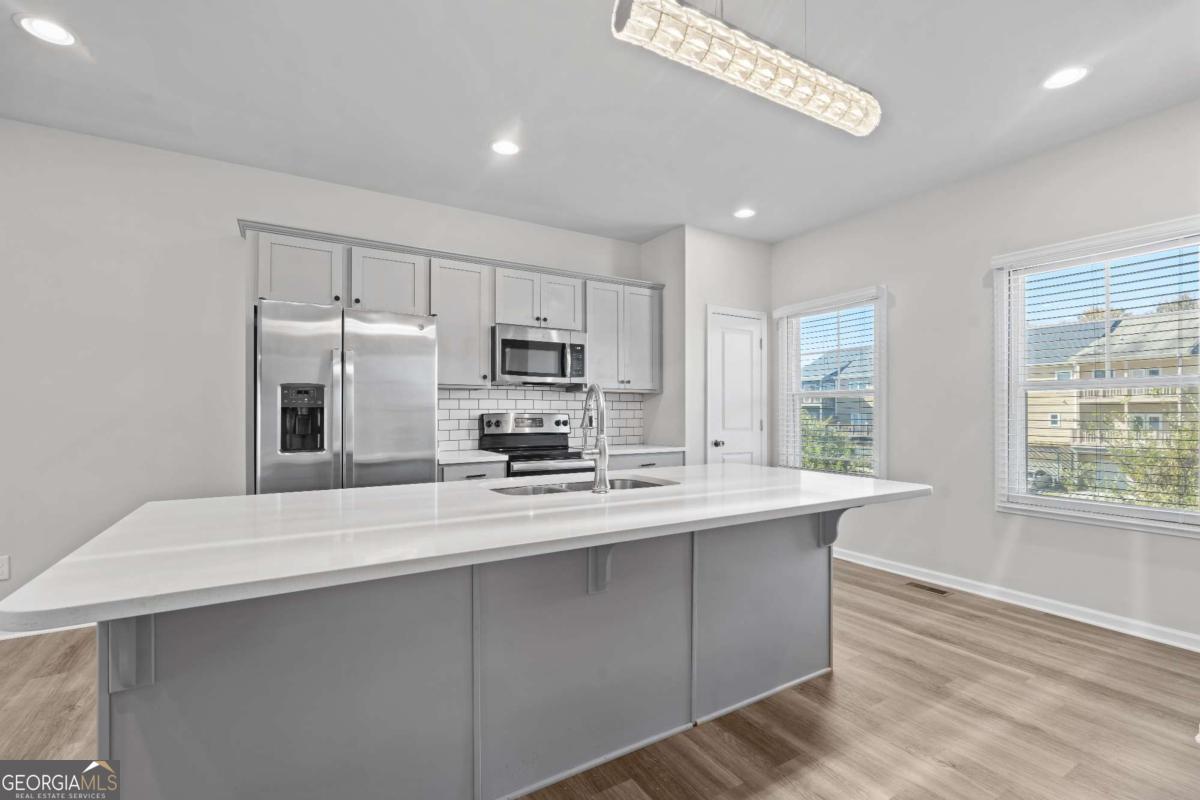 3619 Hawthorne Terrace Atlanta, GA 30337 - Photo 15 of 46