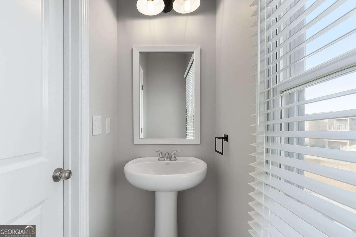 3619 Hawthorne Terrace Atlanta, GA 30337 - Photo 24 of 46