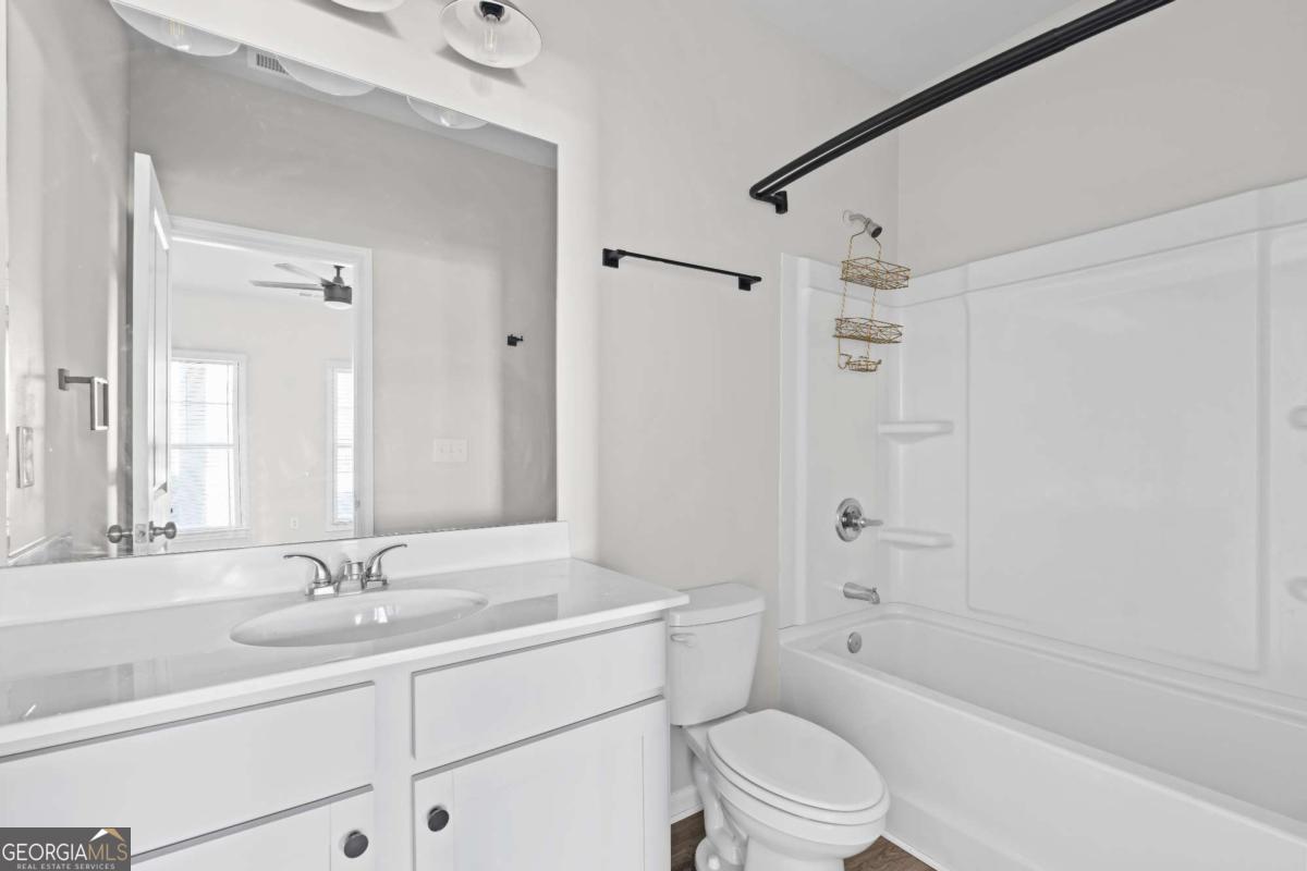 3619 Hawthorne Terrace Atlanta, GA 30337 - Photo 10 of 46