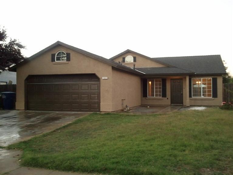 1622 East Springfield Avenue Reedley, CA 93654 - Photo 1 of 22 Gallery Image 1