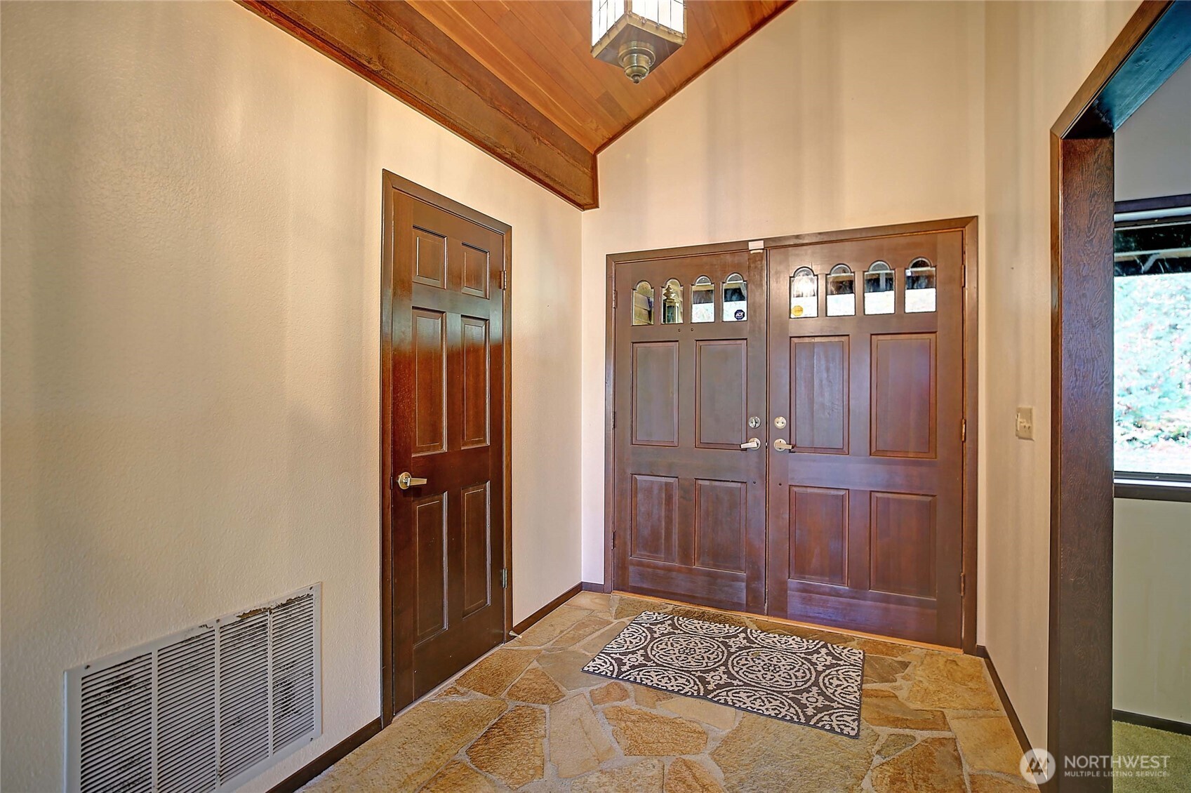 45249 North Brooks Road Concrete, WA 98237 - Photo 10 of 37