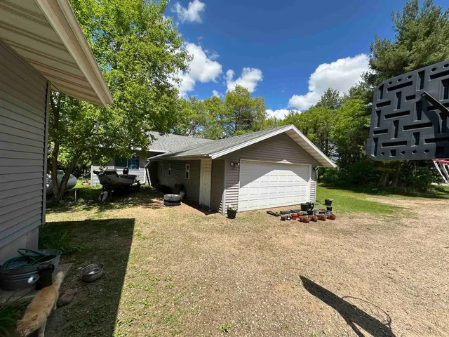 $360,000 | N3379 County Rd V, Hancock, WI 54943