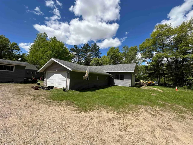$360,000 | N3379 County Rd V, Hancock, WI 54943