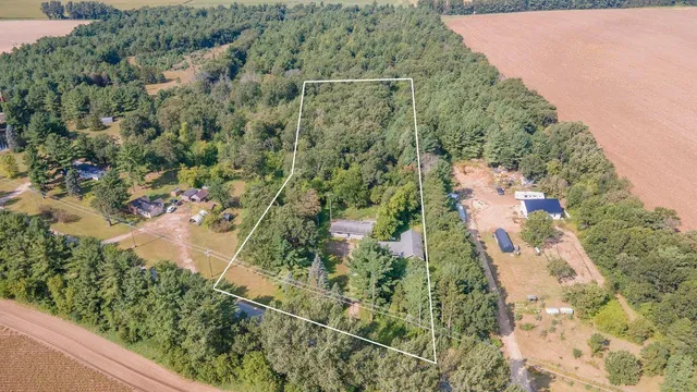 $360,000 | N3379 County Rd V, Hancock, WI 54943