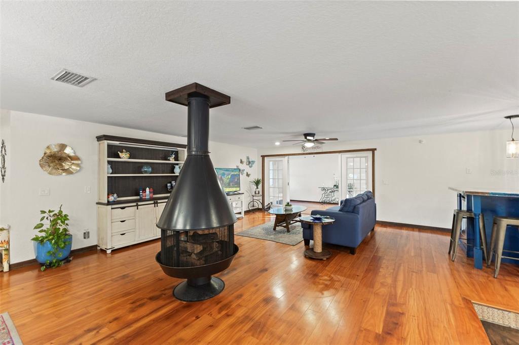 4301 South Lockwood Ridge Road Sarasota, FL 34231 - Photo 8 of 46 Gallery Image 8