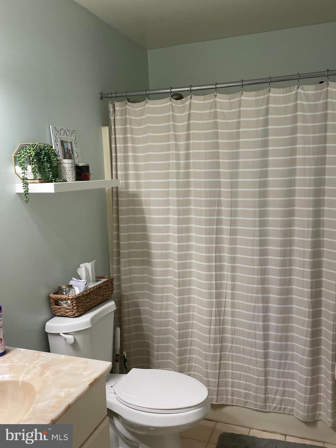 724 1/2 Rosedale Street Annapolis, MD 21401 - Photo 5 of 10 Primary bath