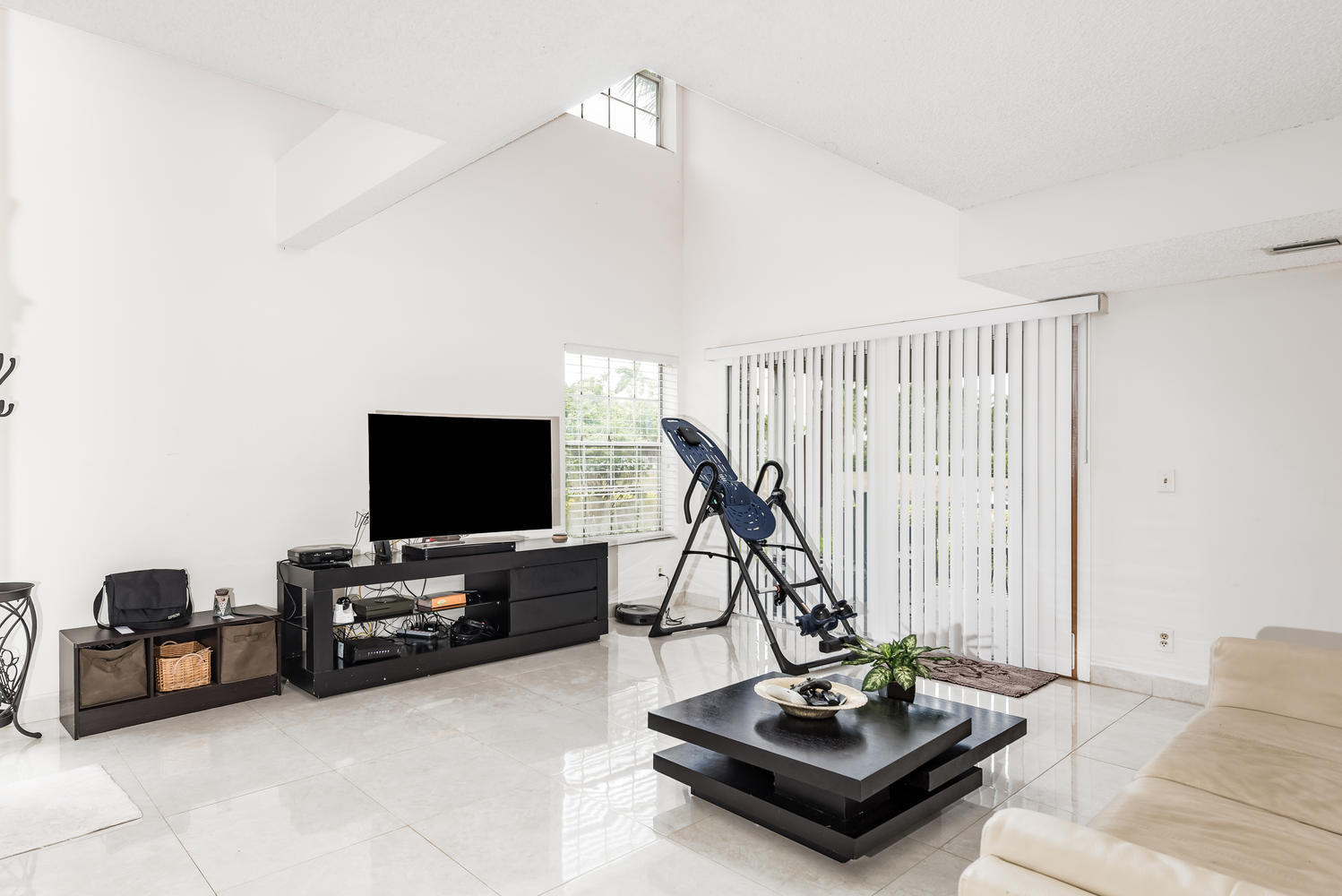 5285 Buckhead Circle, Unit 1010 Boca Raton, FL 33431 - Photo 6 of 24 Living Room