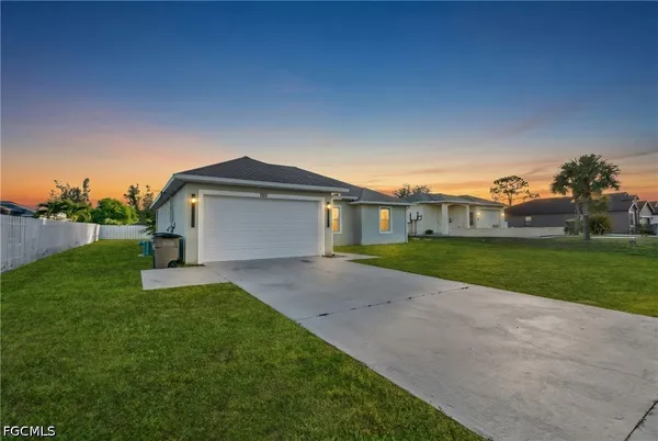 $2,150 | 1133 Trafalgar Parkway, Cape Coral, FL 33991